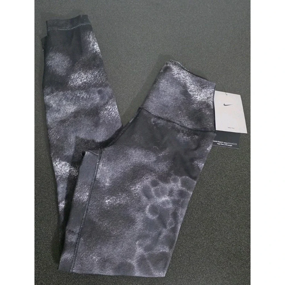 NWT Nike One Women Size XXS‎ High Rise 7/8 Printed Leggings Black FZ7275-010 Run